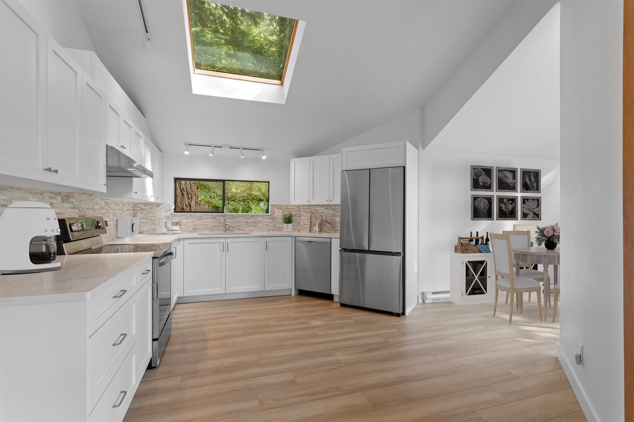 60 Sunset Dr