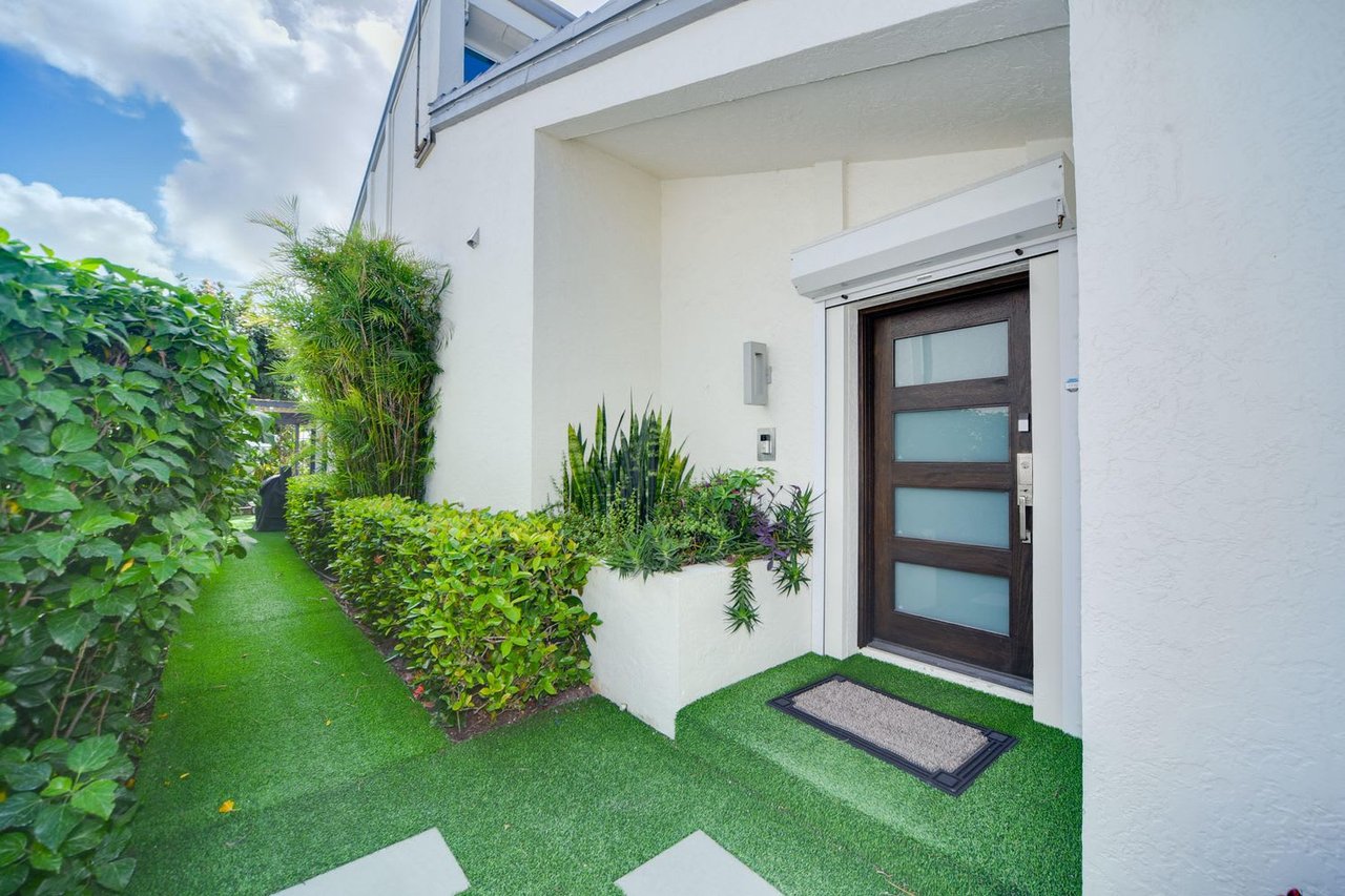 6110 N Ocean Blvd, #18