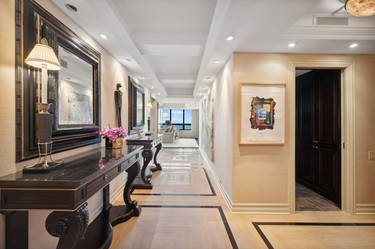 180 E PEARSON Street Unit: 4504