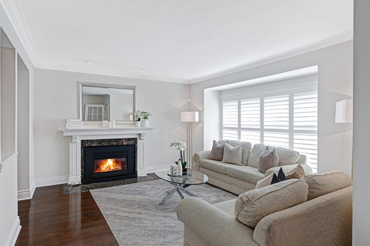 1255 Lorne Park Rd