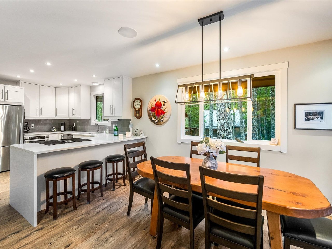 4 Ridge Dr