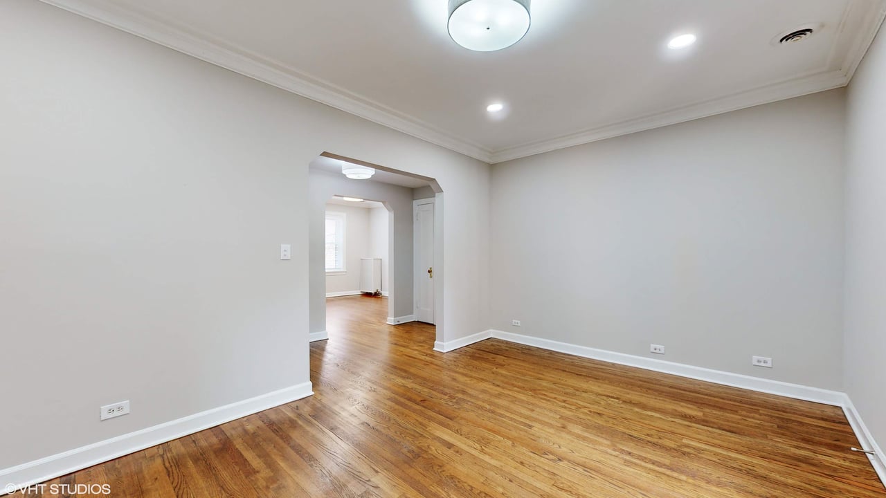 4019 N Clarendon Unit 1S