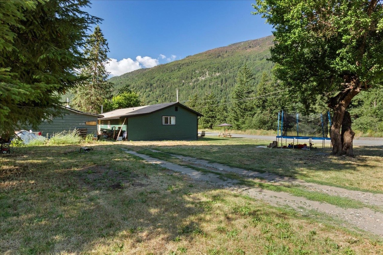 47818 Old Boston Bar Rd