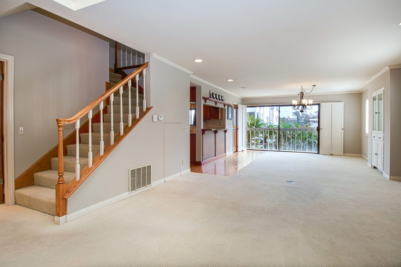 405 Heliotrope Avenue