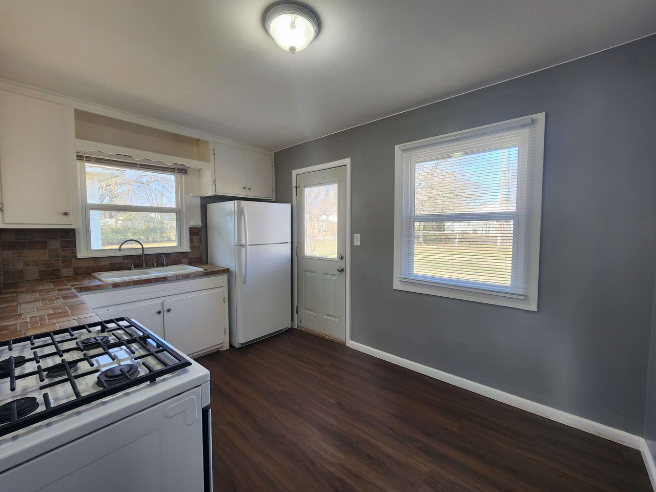 1214 Rose Dr.