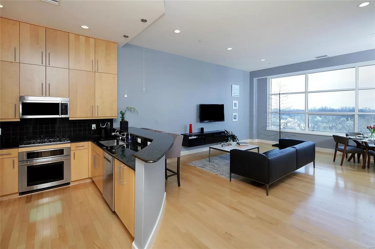 8025 Maryland Ave # 6C