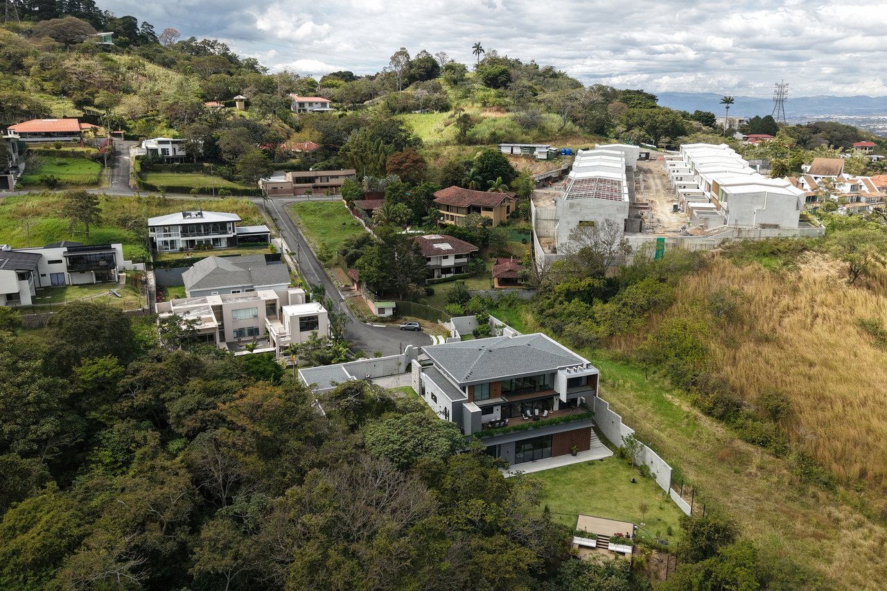 Panoramic City View Estate Home, Escazu, San Jose