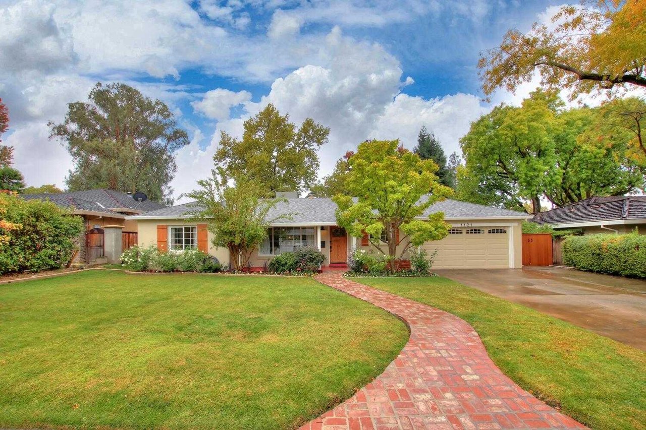 1121 Los Molinos Way