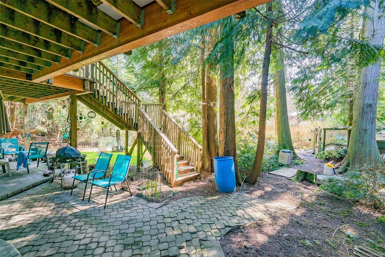 447 Berg Rd