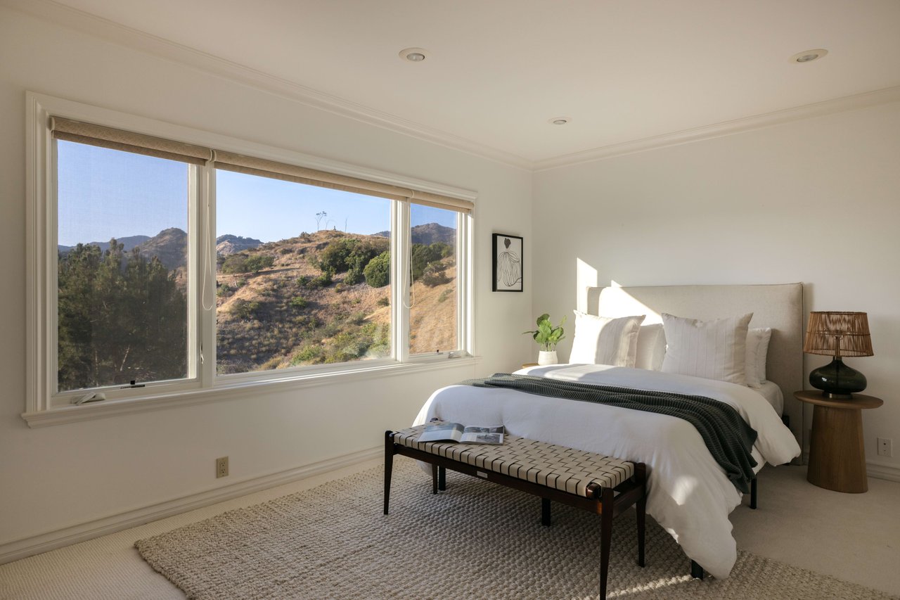 Peaceful Post and Beam in the Los Feliz Oaks