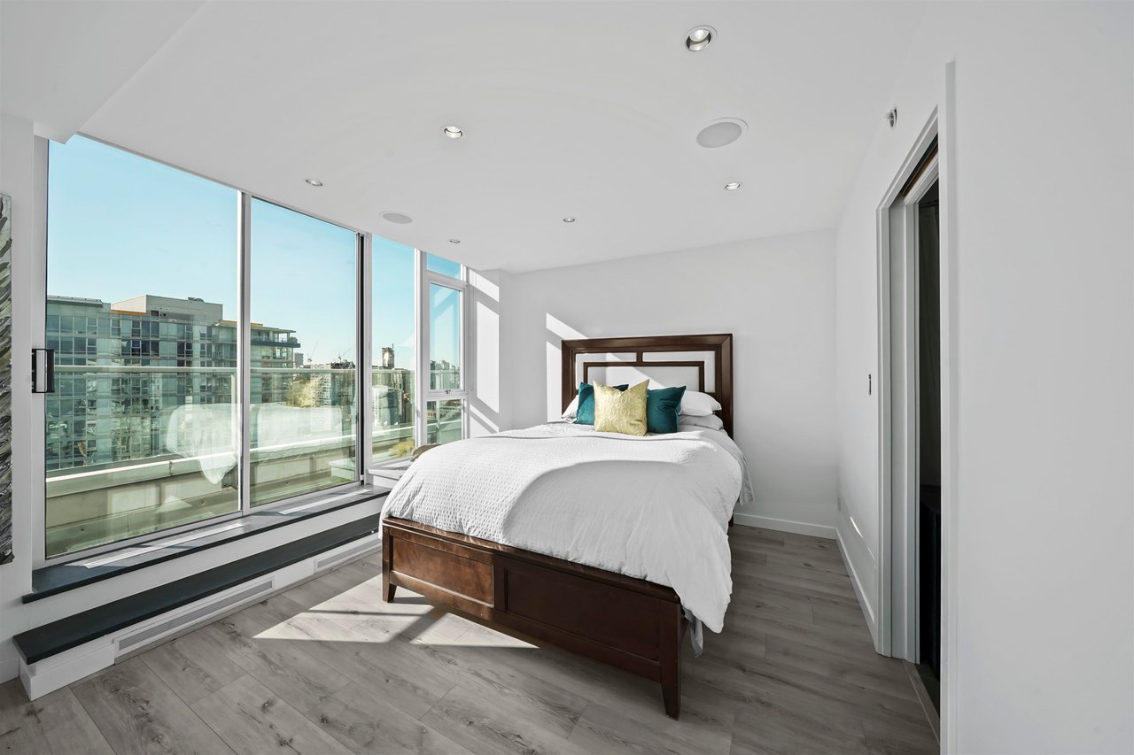 3905-188 Keefer Pl