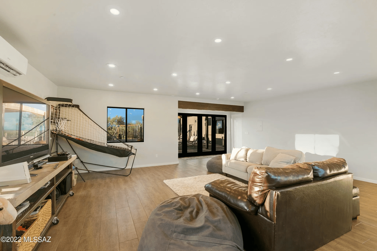 2236 W Owl Head Pl