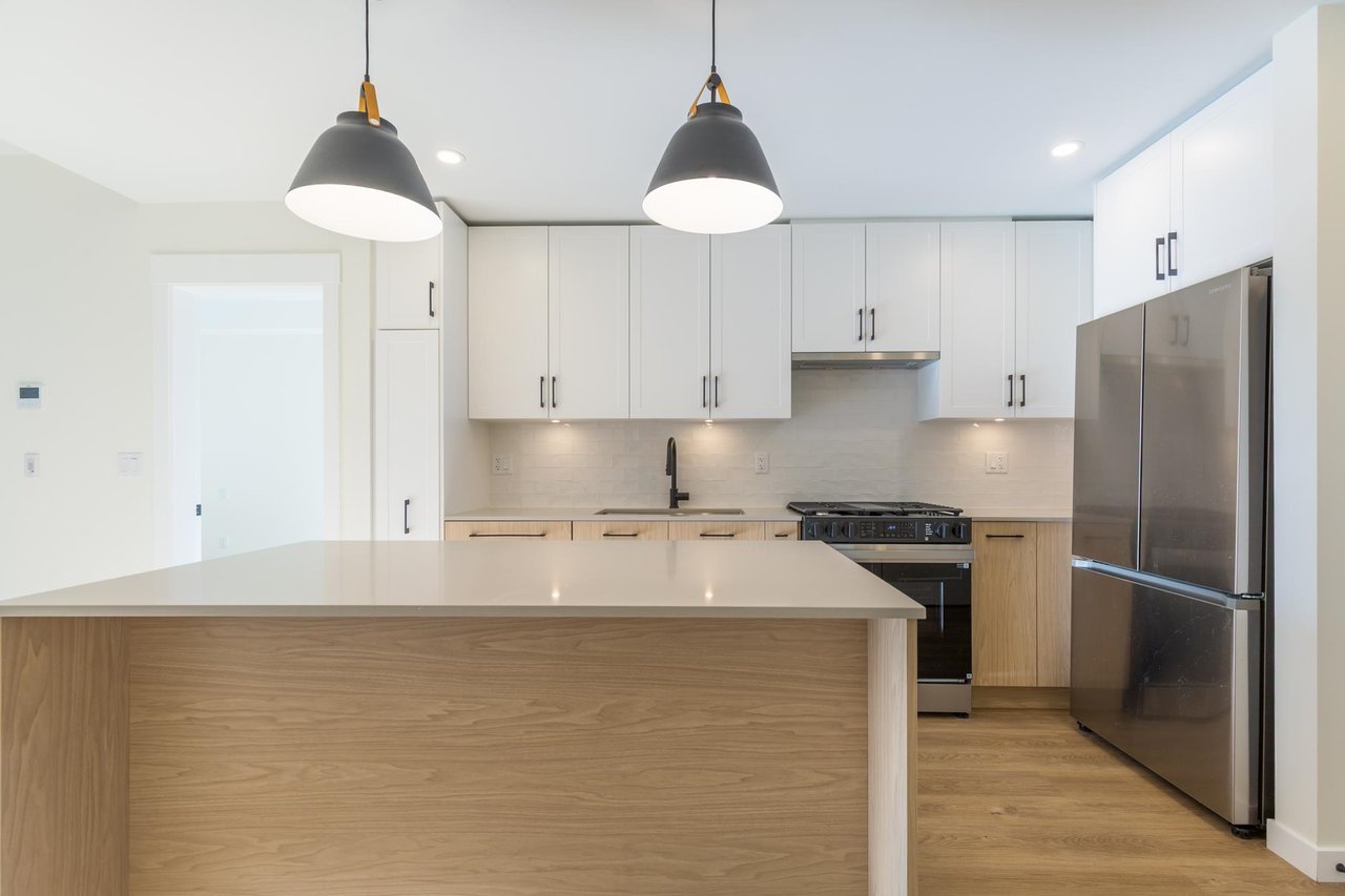 207-27218 Aldergrove Town Center Dr