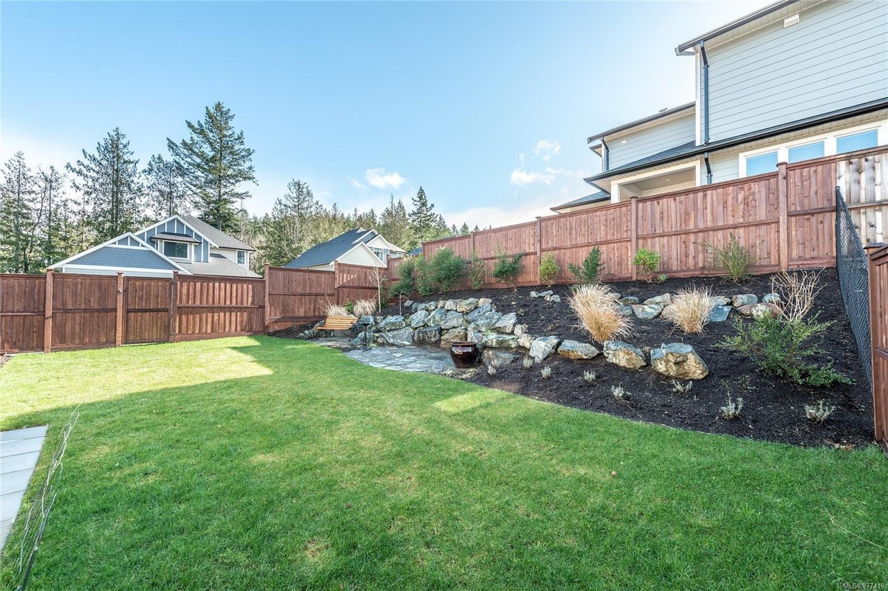 3535 Paperbark Cres