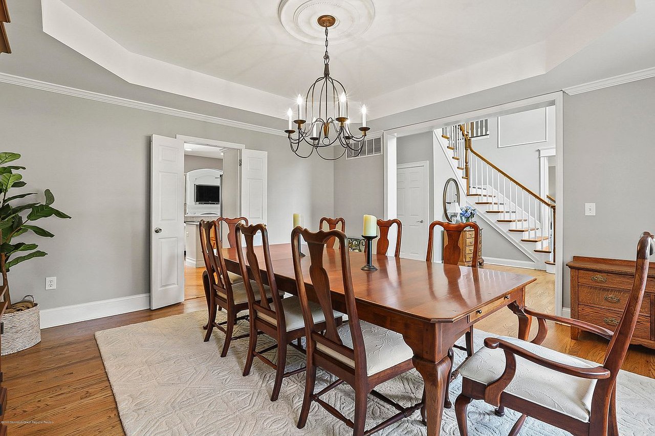 81 Sheffield Dr