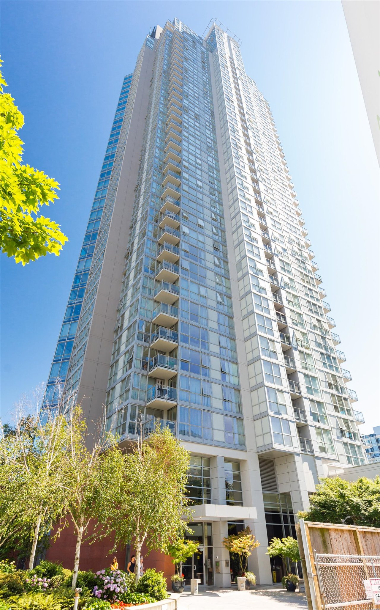 1203-1408 Strathmore Mews