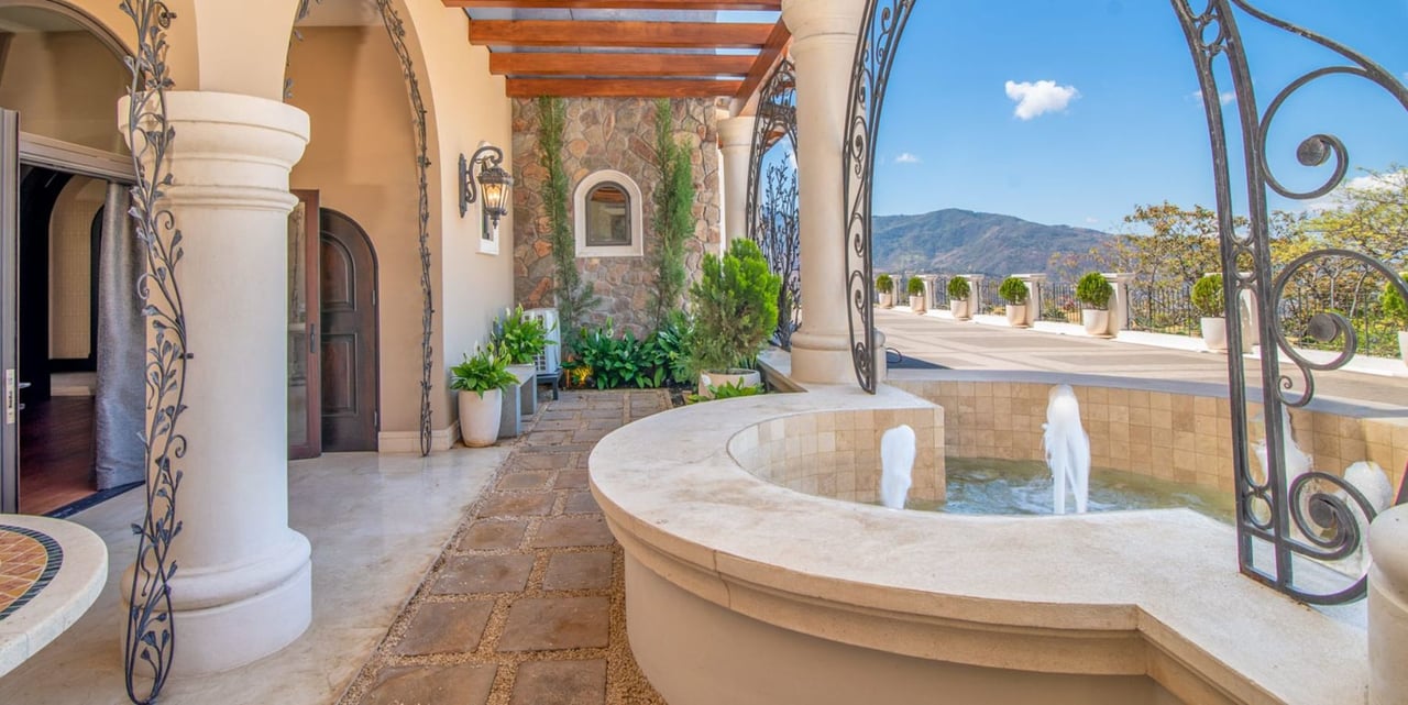 Tuscan Hilltop Luxury Estate, Santa Ana, San Jose