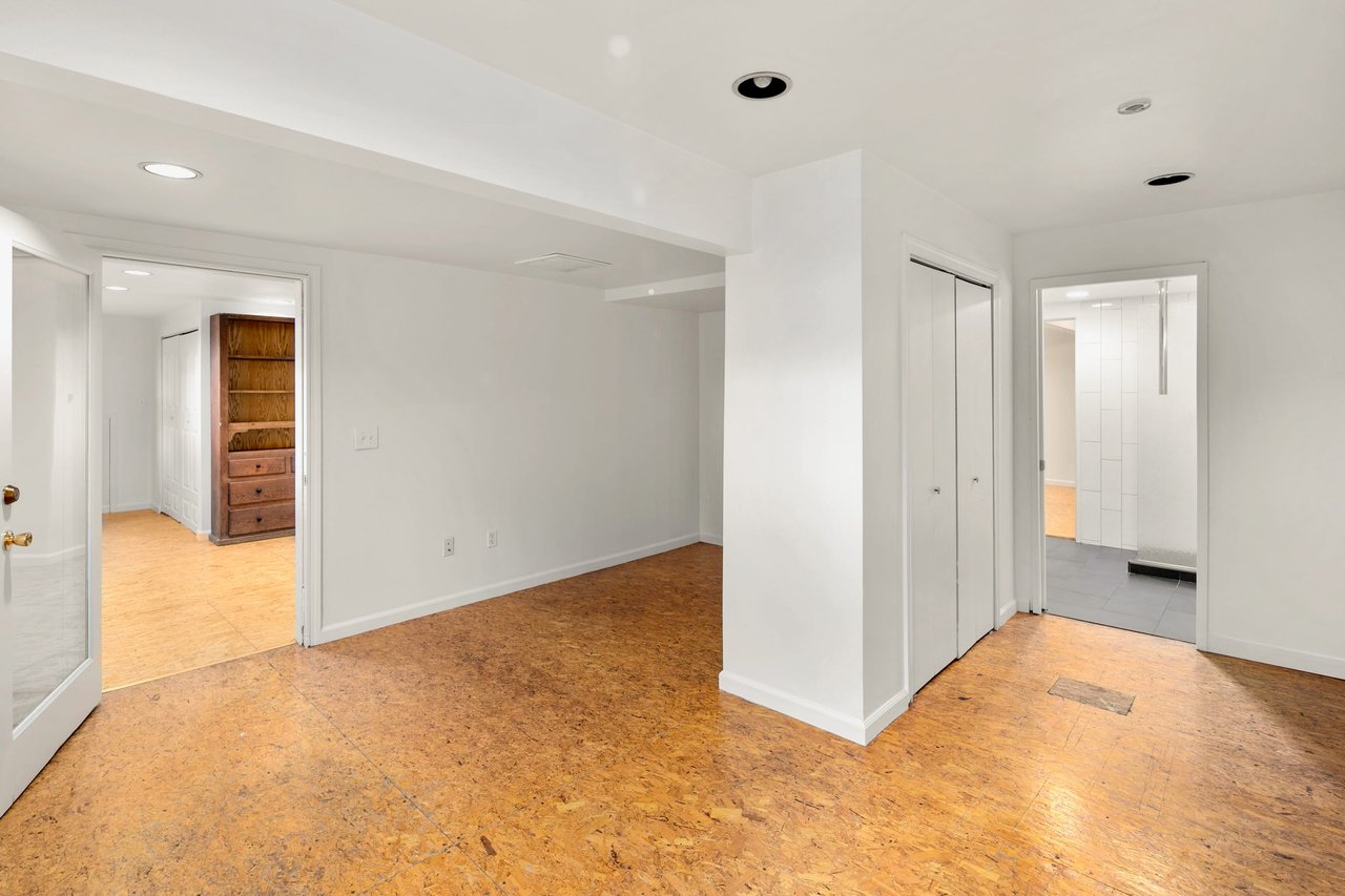 65 Pine Ave 