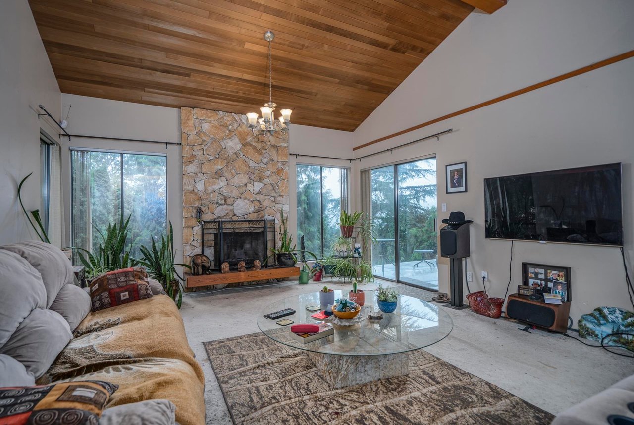 1305 Charter Hill Dr