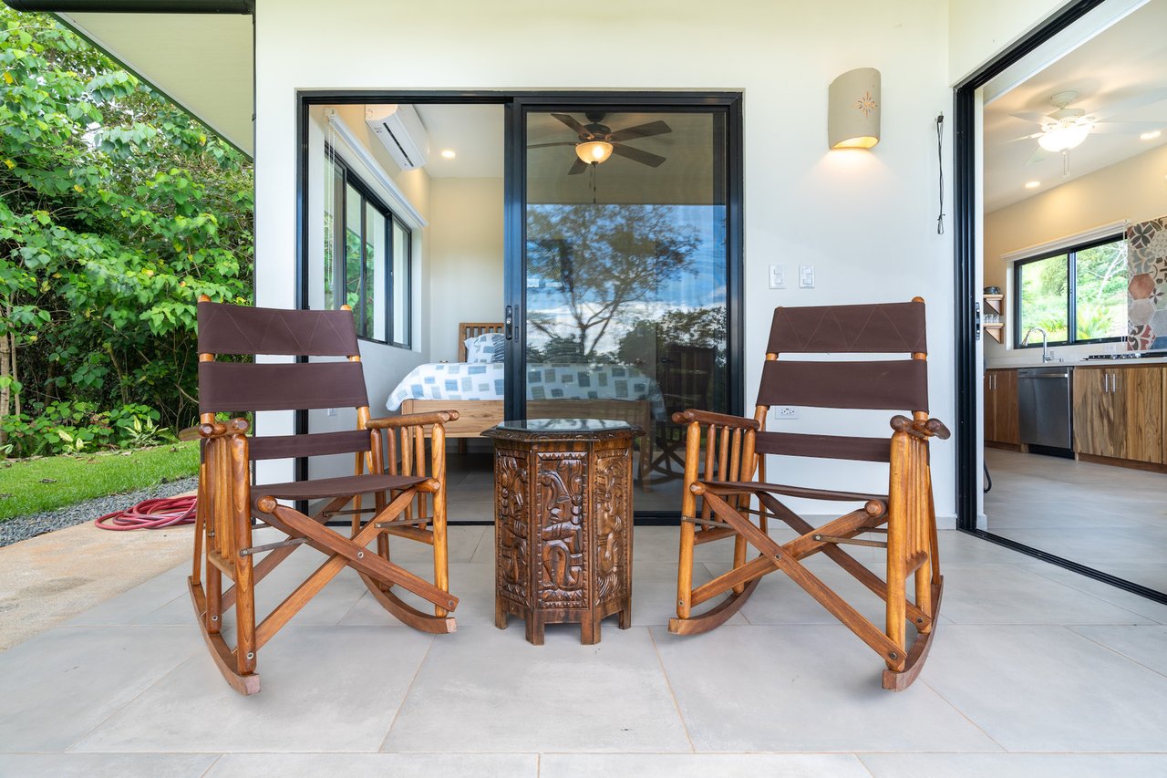 Contemporary Home and Guest House, Ojochal, Puntarenas