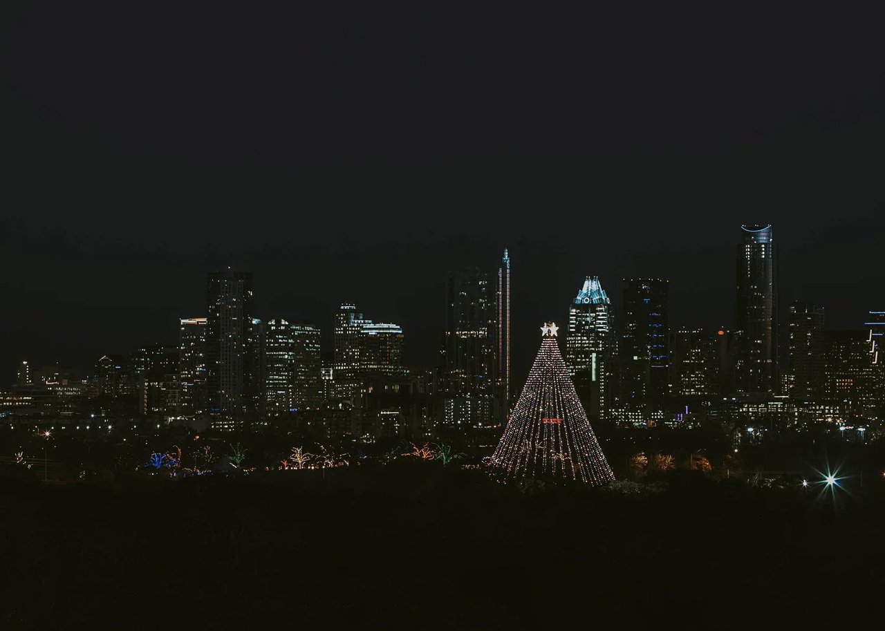 What to do With Out of Town Guests in Austin Over the Holidays