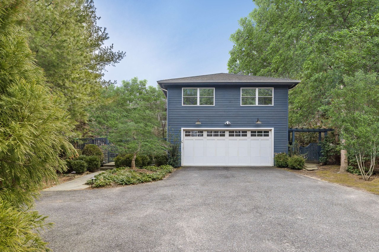 8 Hollow Tree Lane