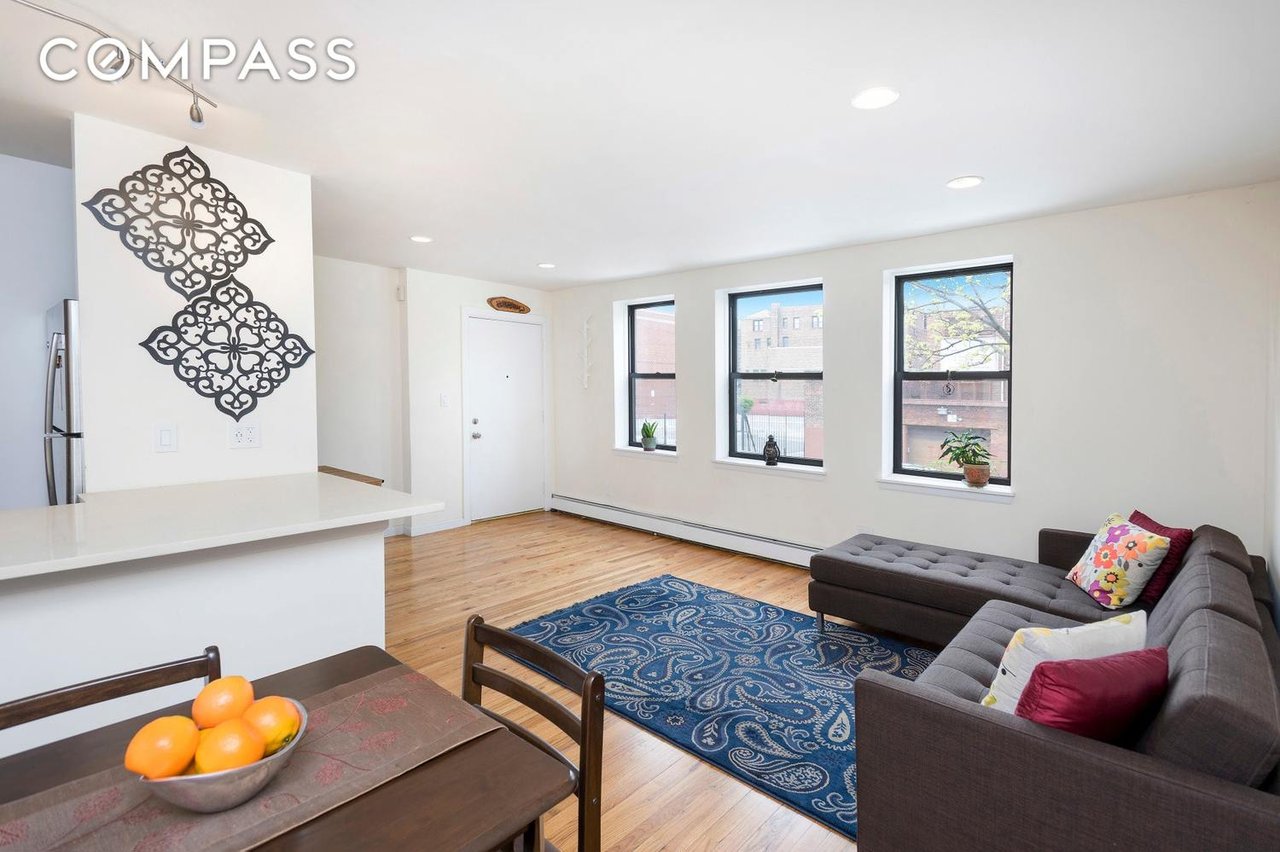 62 Erasmus Street Unit: 2-C
