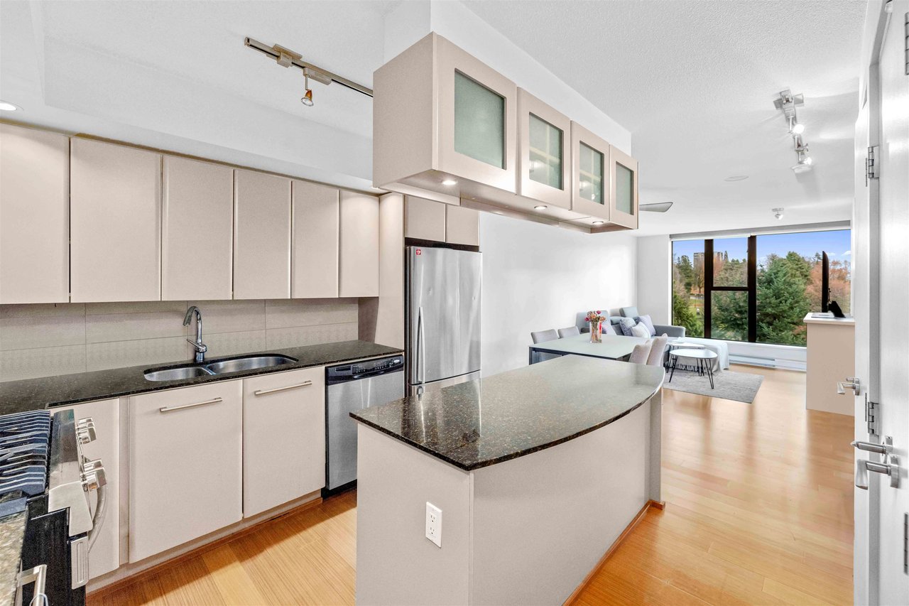602-683 W Victoria Park