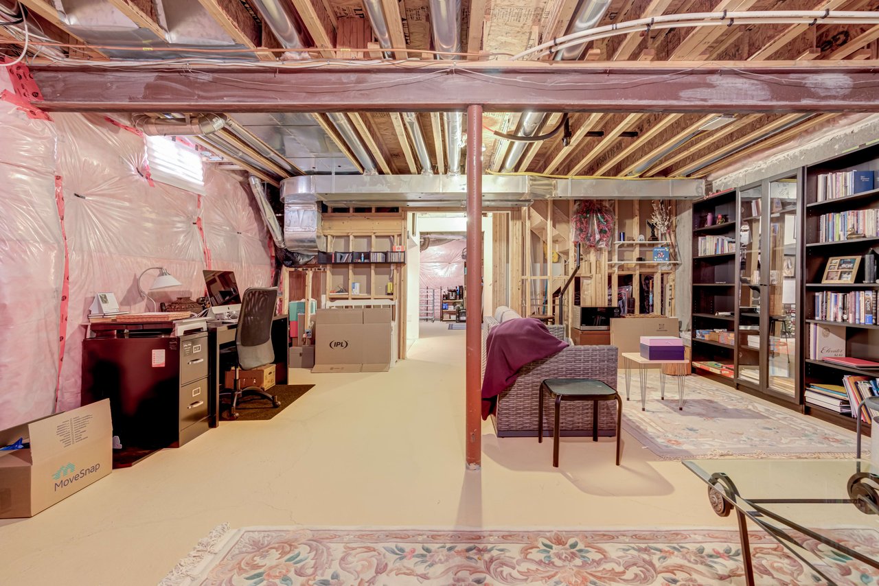 64 Bittersweet St