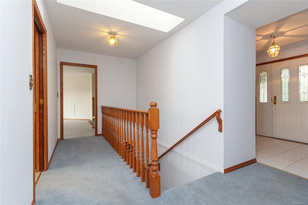 805 Summerwood Pl