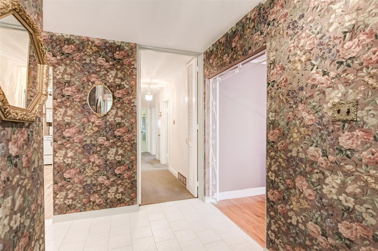 240 Chine Dr
