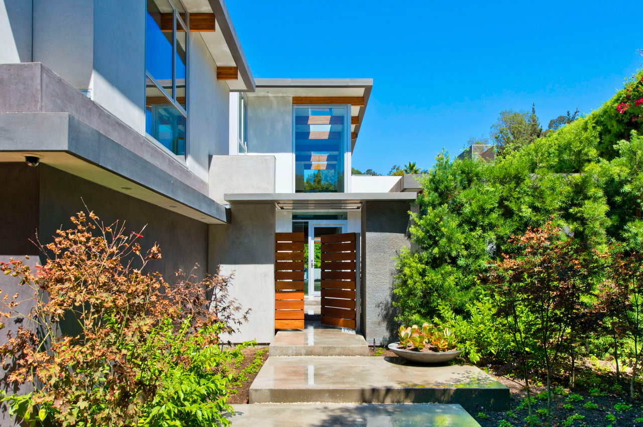 1710 Mandeville Canyon Rd