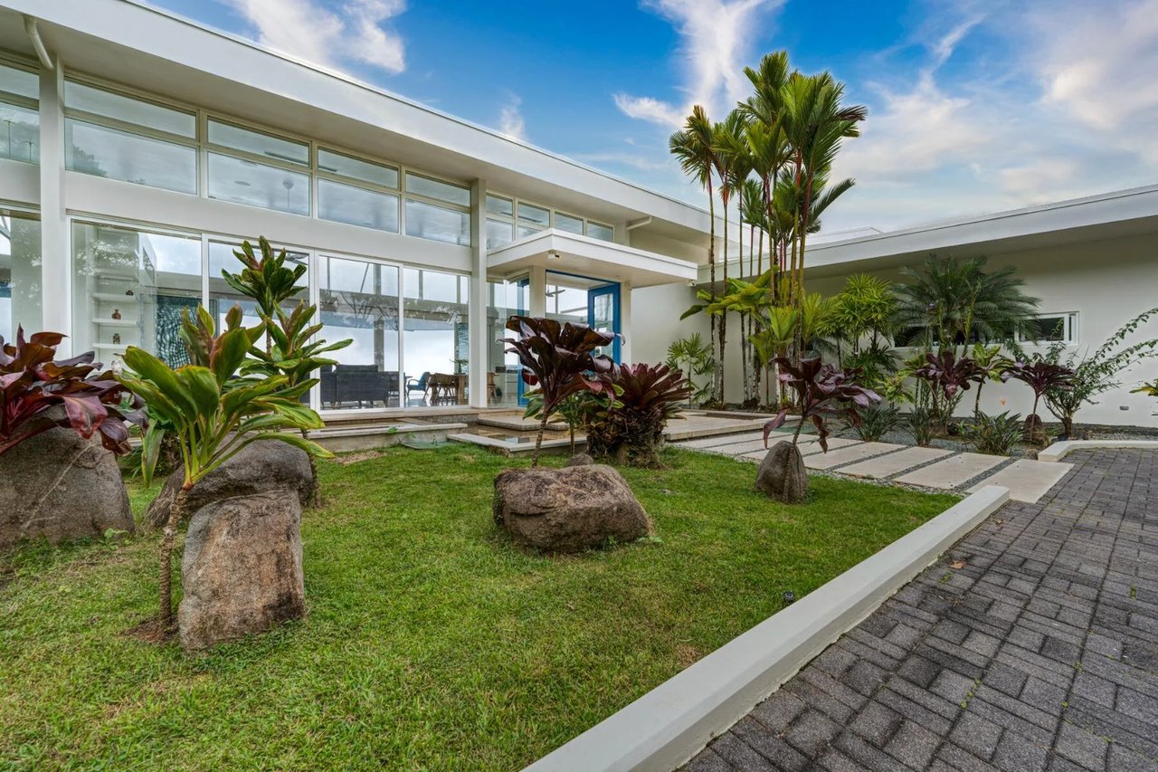 Solar Powered Luxury Home, Dominical, Puntarenas