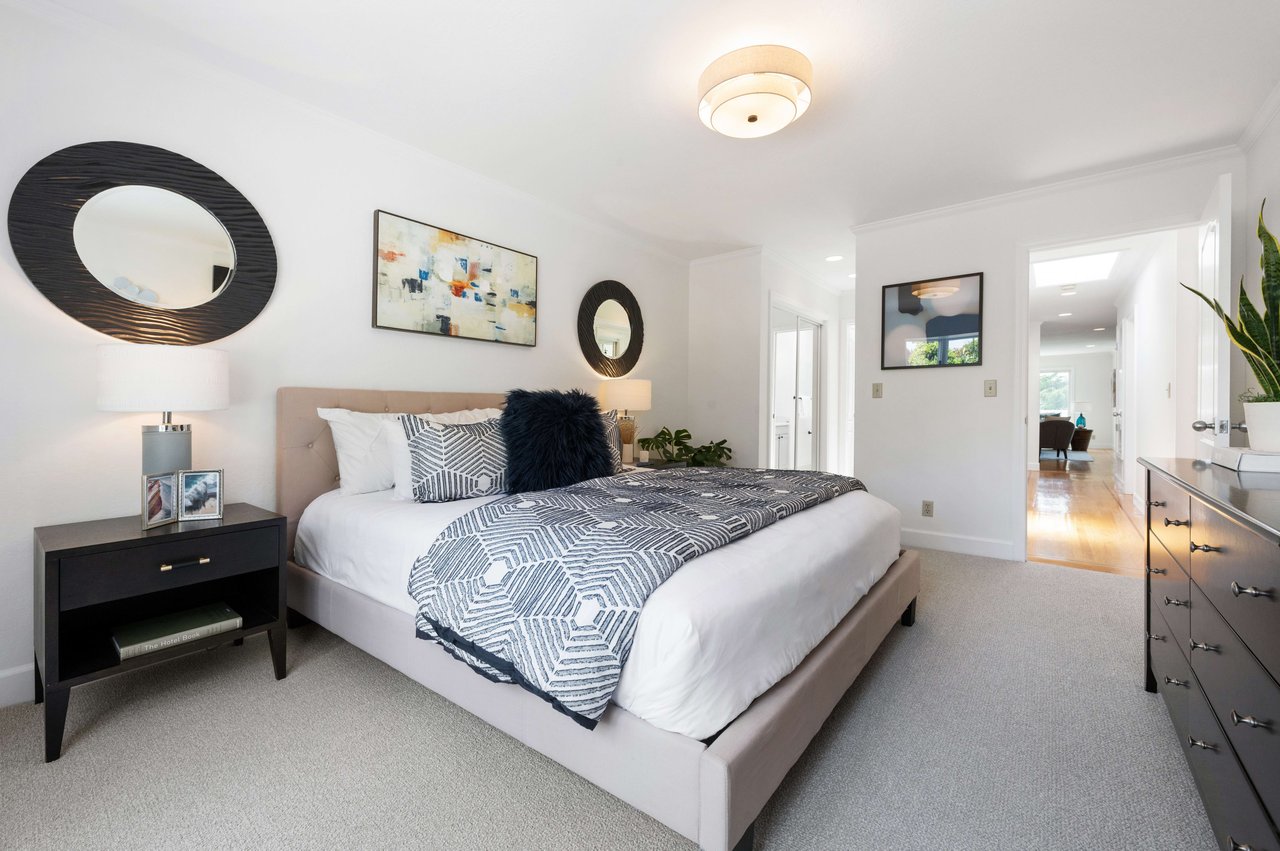 Sweeping Views In Sunnyside