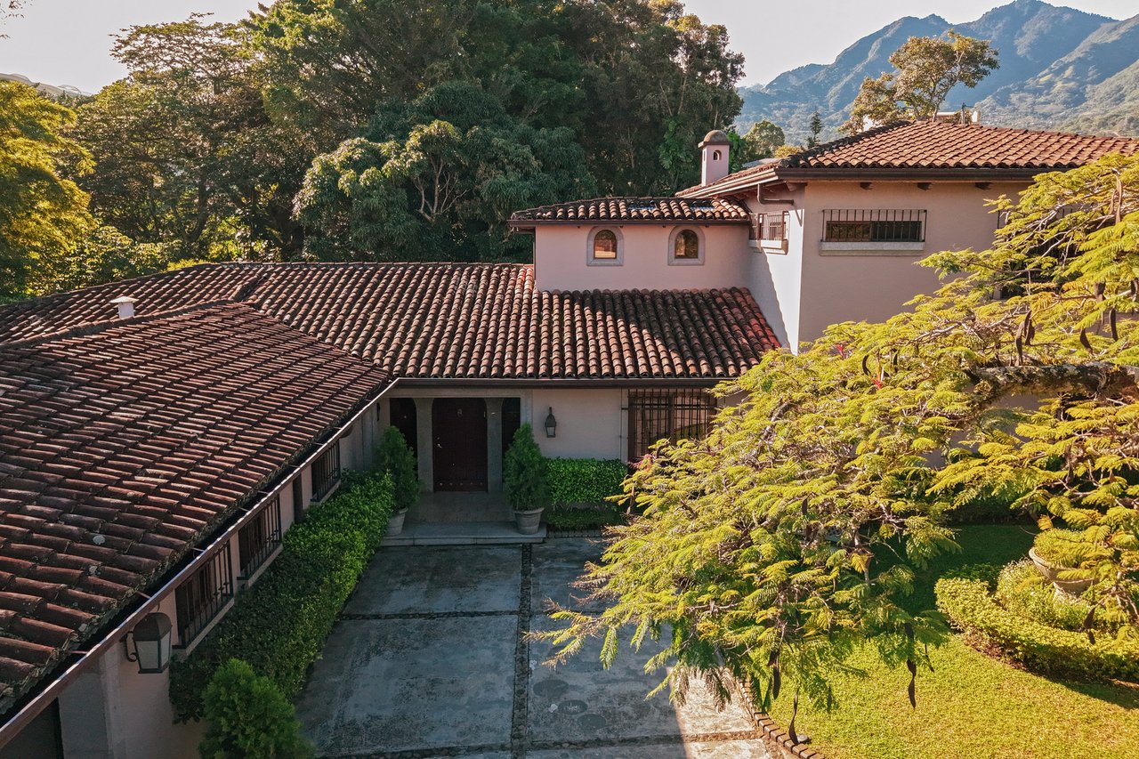 European Estate Pool Villa, Escazu, San Jose