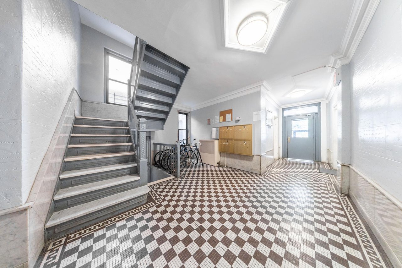 216 Macon Street, Apt 1