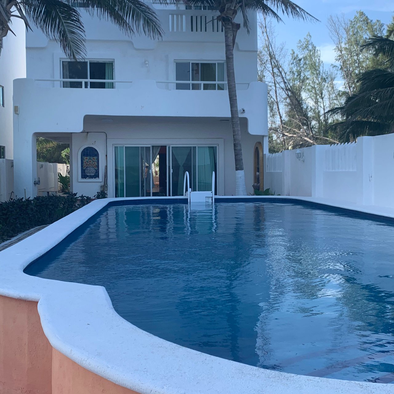 Beachfront House for sale in Puerto Morelos 