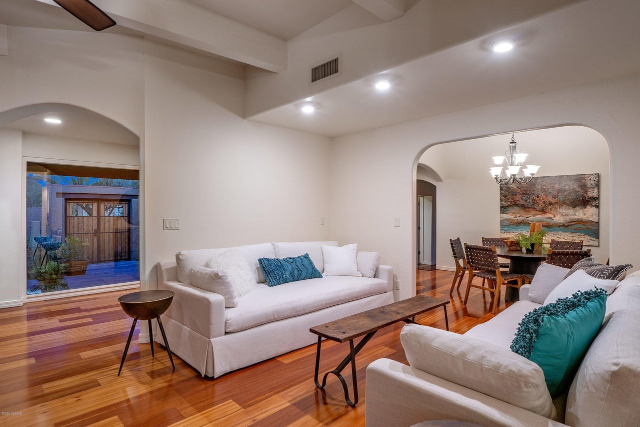 Stunning Las Alturas Contemporary
