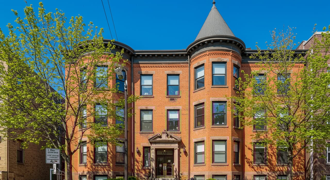 Lincoln Park 2-Bed, Sold for $20K Over the Asking Price!
