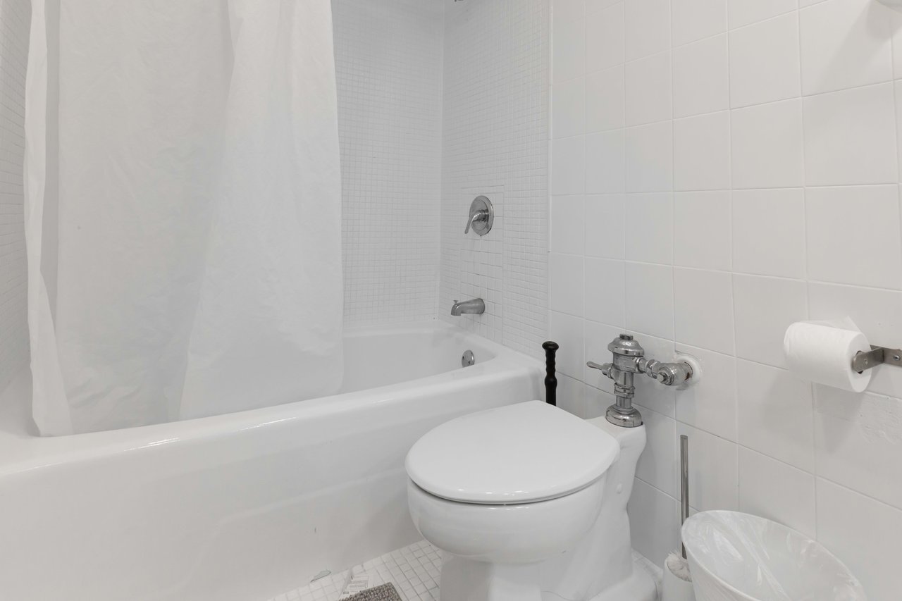 5445 Collins Ave #822 Miami Beach FL-33140