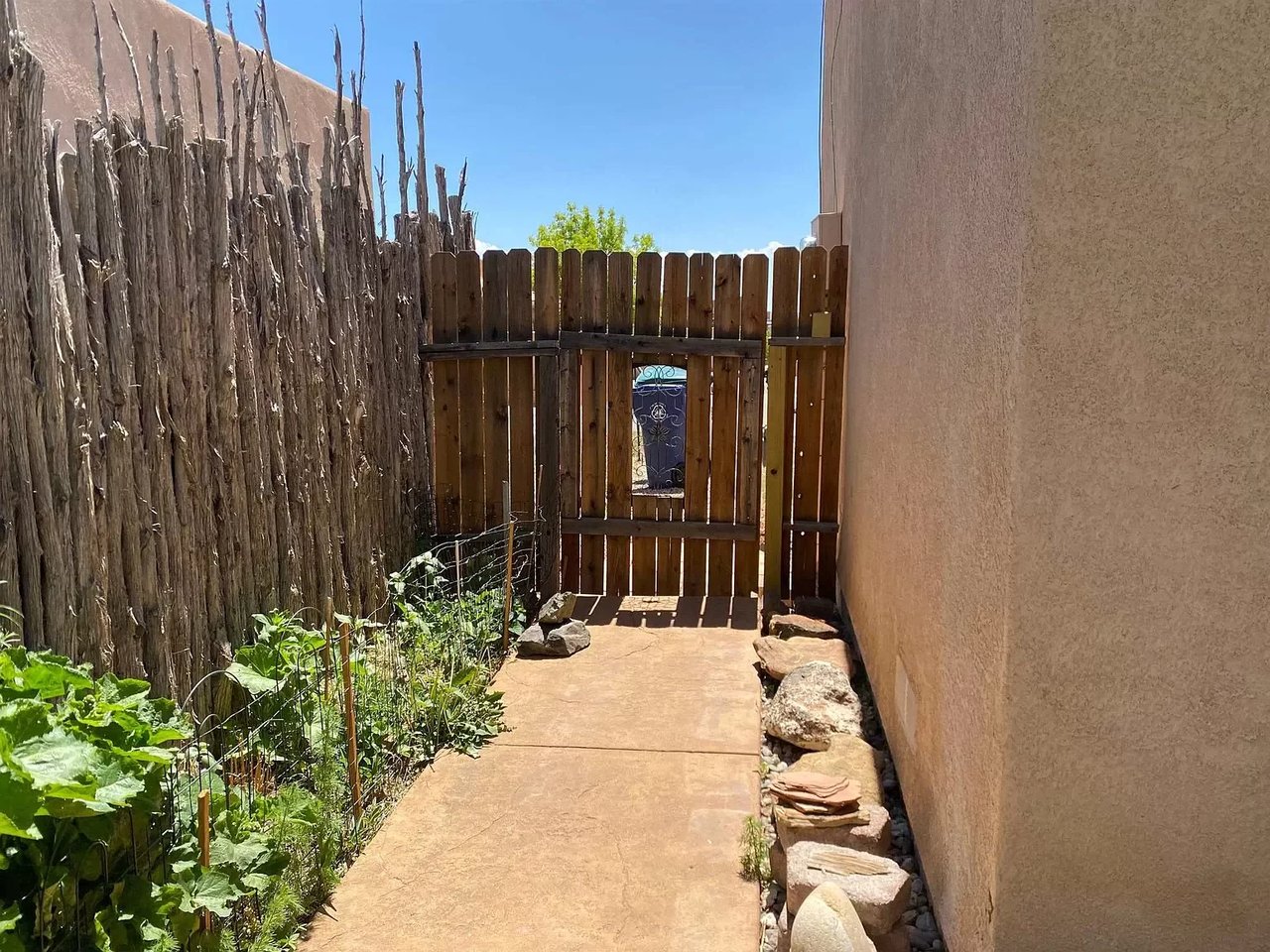 6956 Golden Mesa