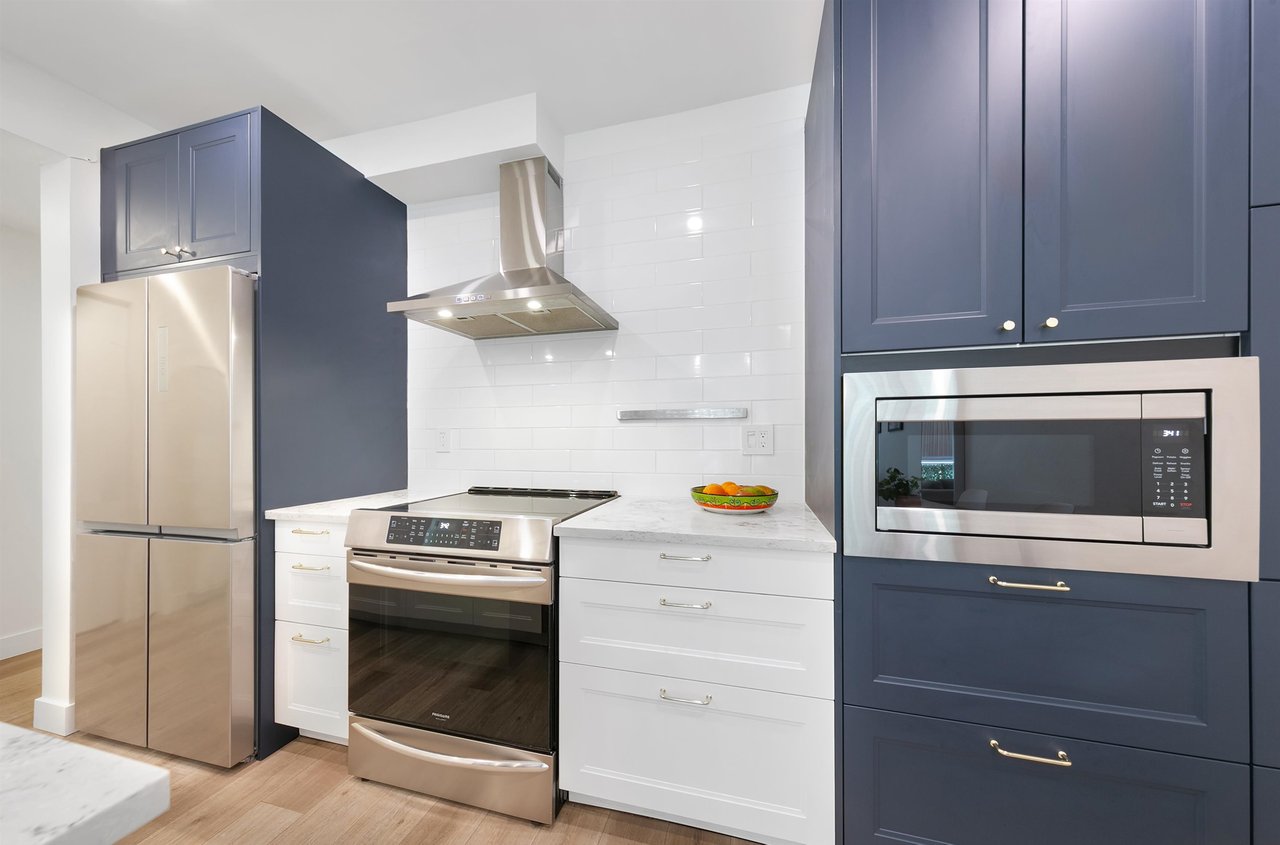 102-1033 St. Georges Ave