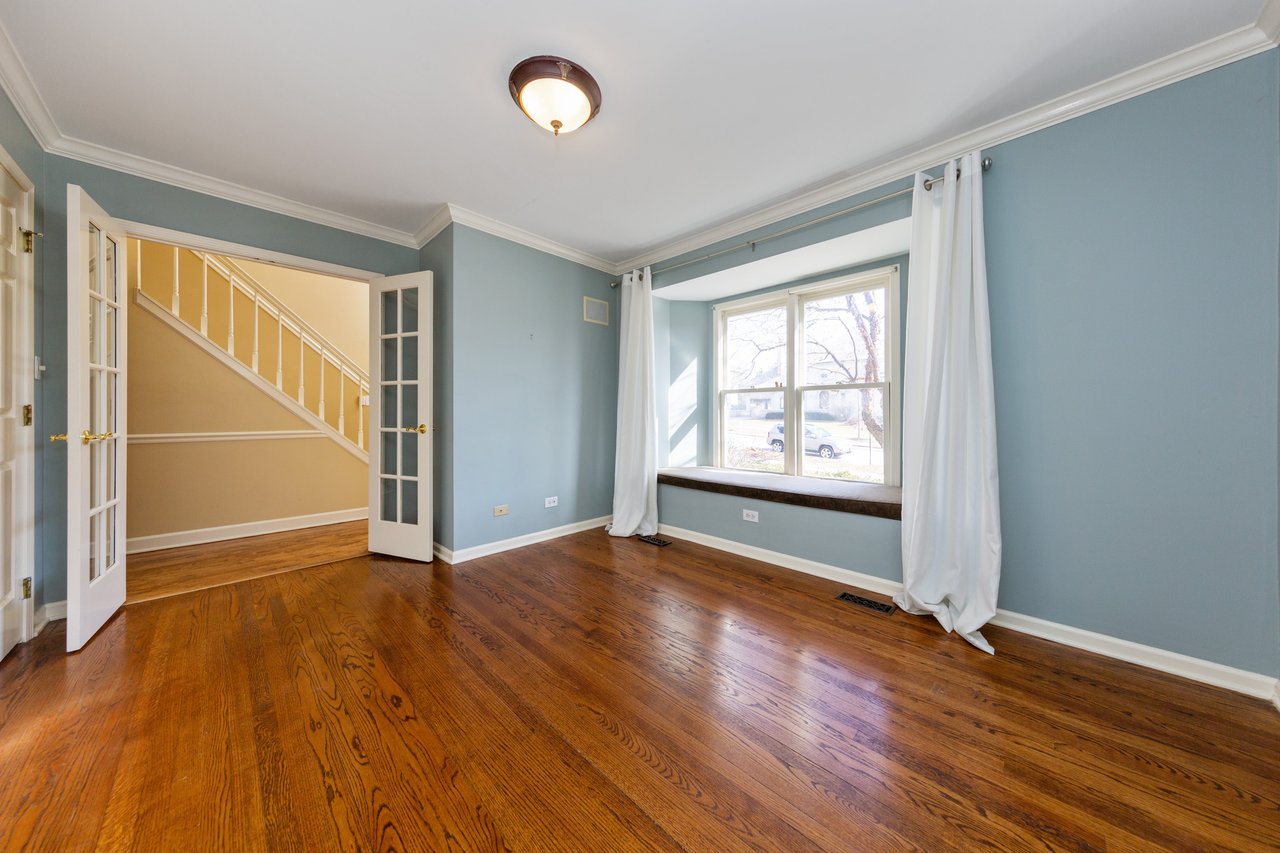Delightful Home In The Heart Of Hinsdale