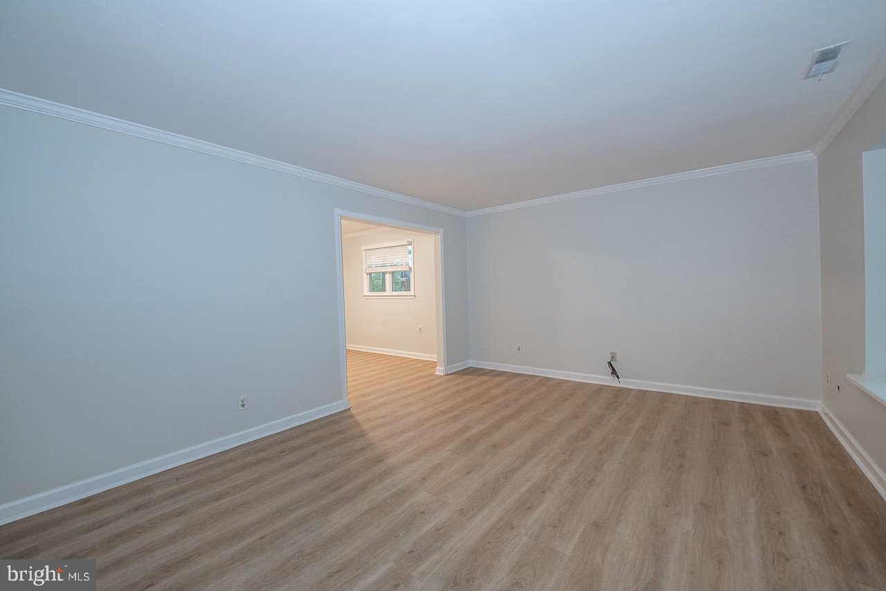 82 Woodbine Way