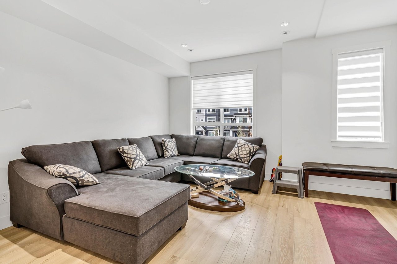 36-11556 72a Ave