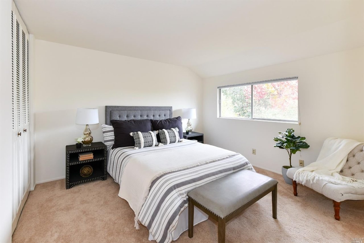 424 Simi Pl