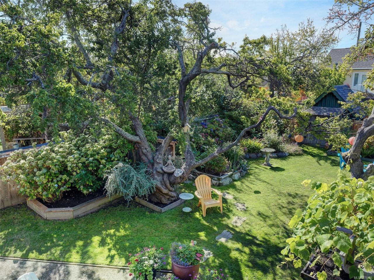 2105 Lorne Terr