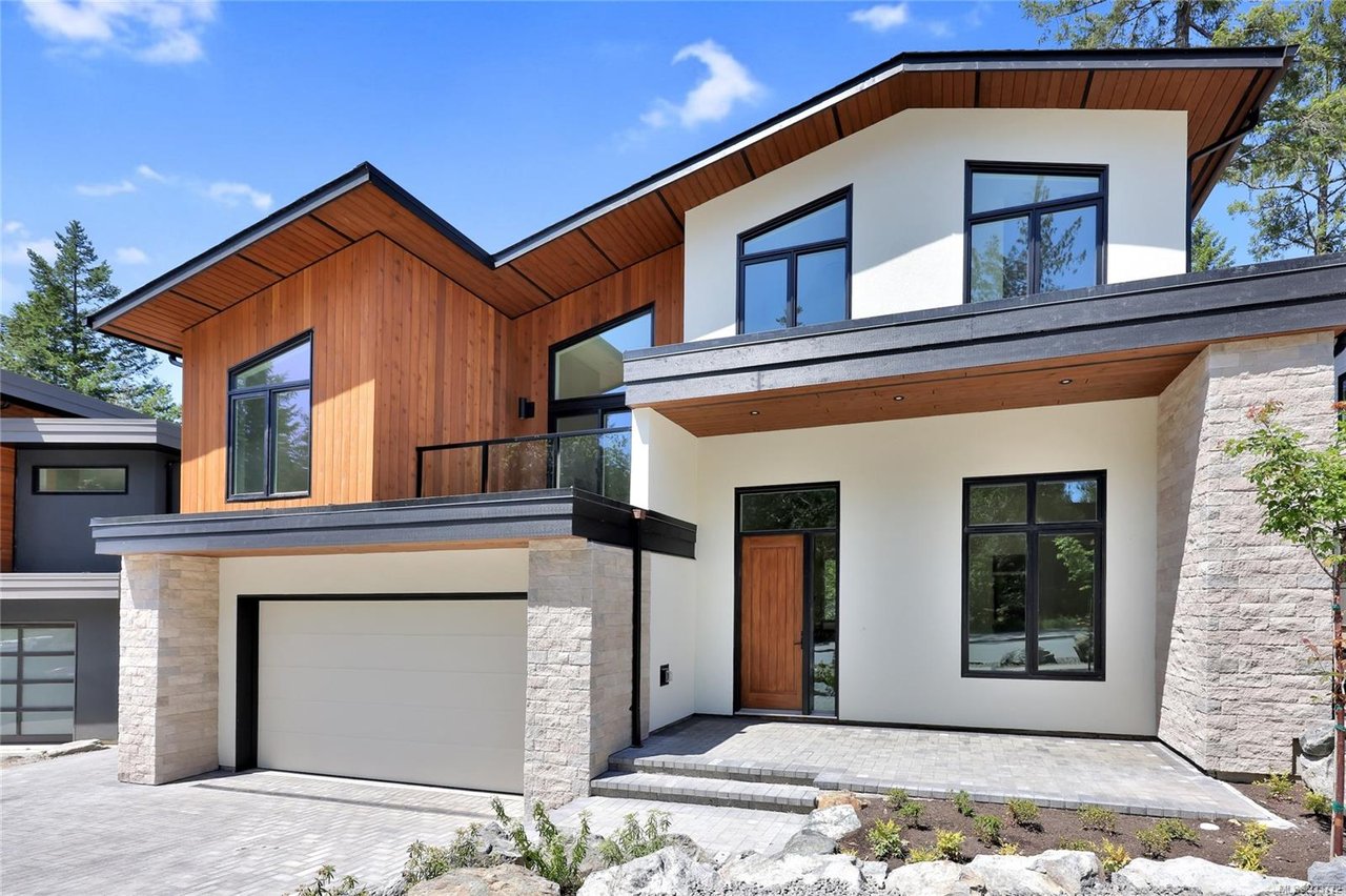 3909 Olympian Wy