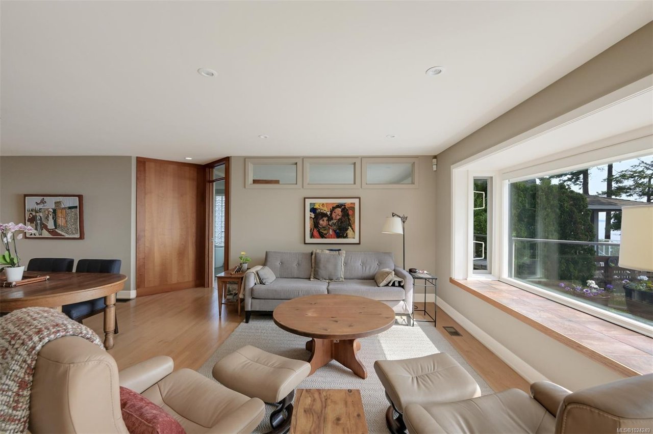 5299 Parker Ave
