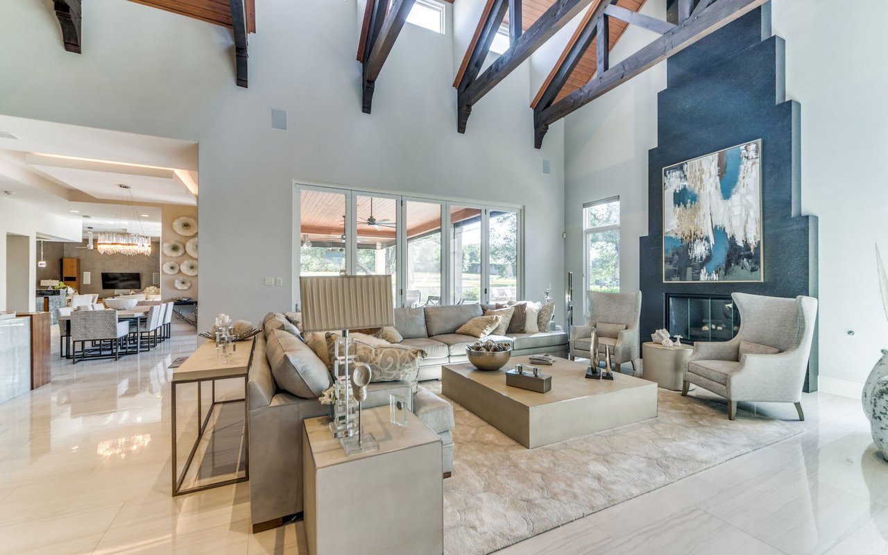 Stone Oak's Ultra-Luxury Homes: A Symphony of Opulence, Design, and Unparalleled Amenities